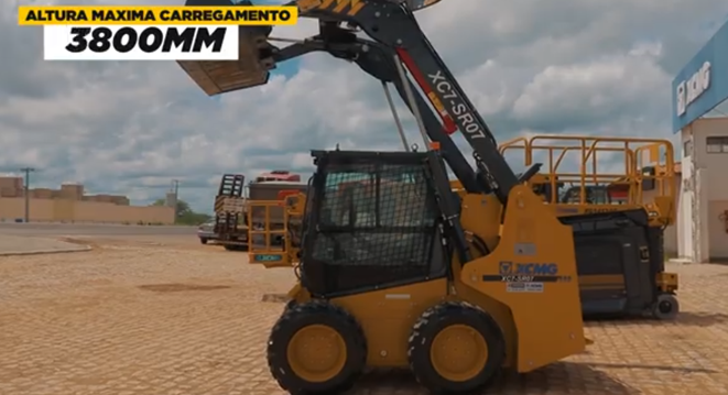 Mini Carregadeira XCMG XC7-SR07